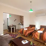 Ist House 3*