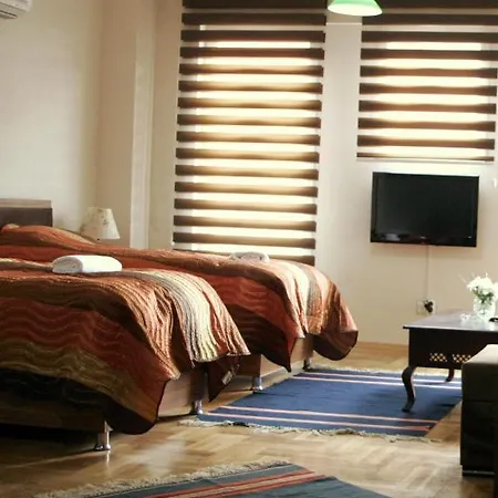 Aparthotel Ist House 3*