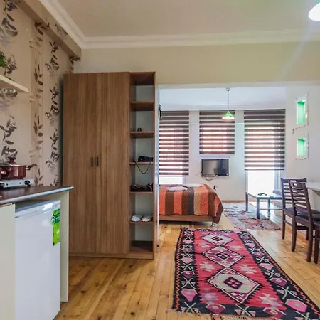 Ist House Aparthotel 3*