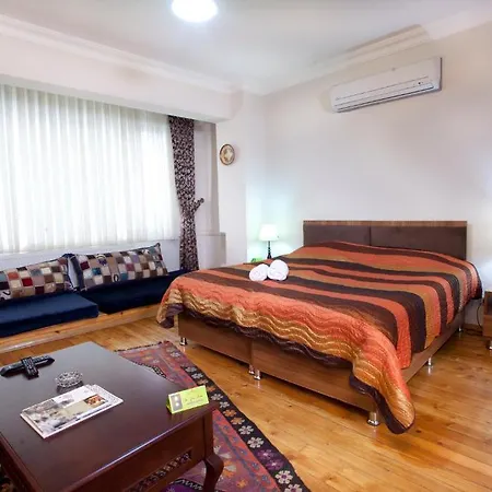 Ist House Aparthotel 3*
