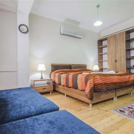 Aparthotel Ist House 3*