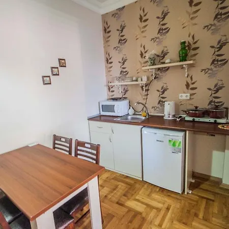 Ist House