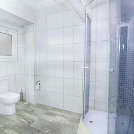 Ist House 3*