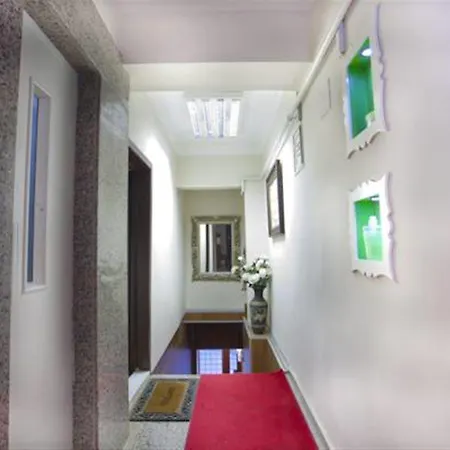 Ist House